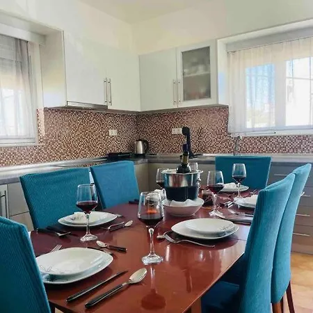 George House * Archangelos (Rhodes)