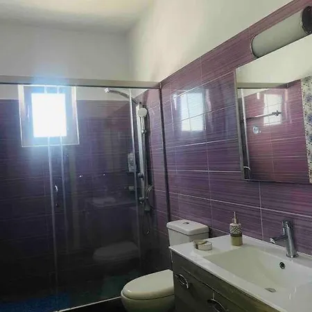 شقة George House