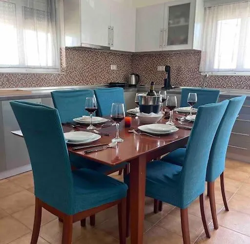 George House * Archangelos (Rhodes)